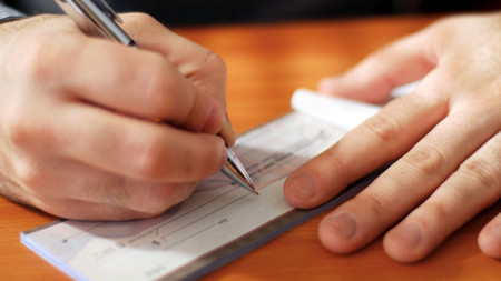 El Banco Central analiza eliminar los cheques en papel y reemplazarlos por e-cheqs